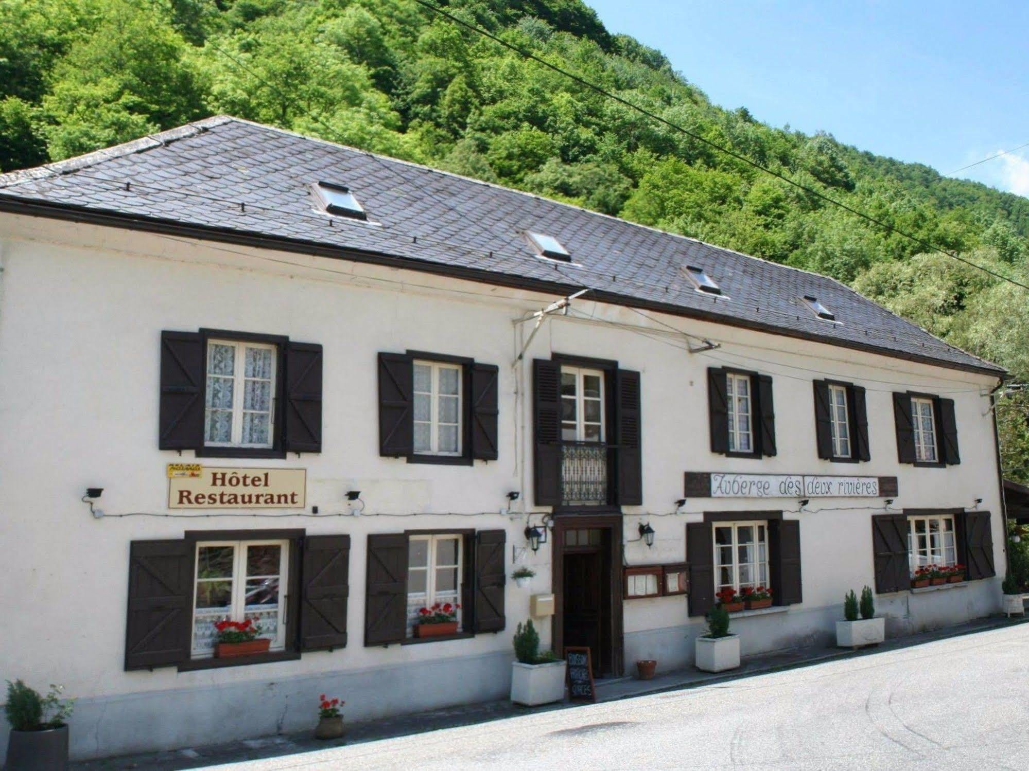 Auberge Des Deux Rivieres Seix Exterior foto
